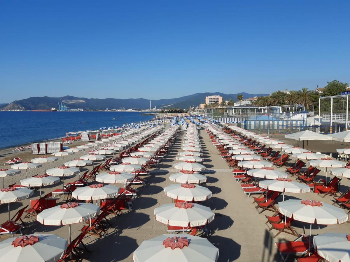 La Casa Del Mare Apartman Savona Kültér fotó