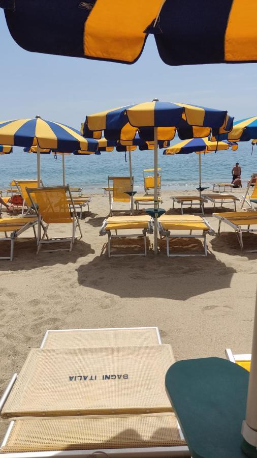 La Casa Del Mare Apartman Savona Kültér fotó